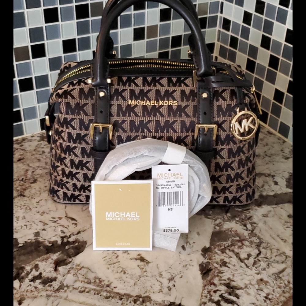 MICHAEL KORS DUFFLE BLACK JAQUARD